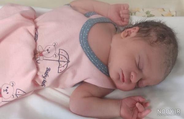  عکس نوزاد دختر در بیمارستان