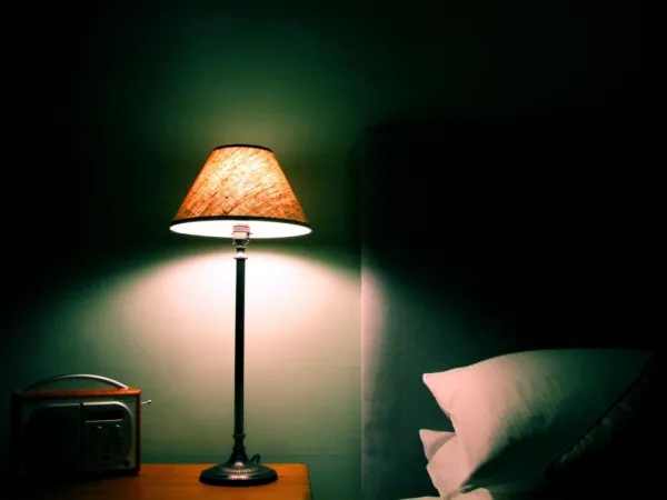  عکس از آباژور در اتاق