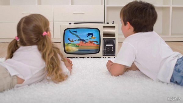  عکس از تماشا کردن تلویزیون