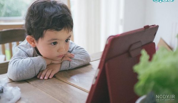  عکس از تماشا کردن تلویزیون