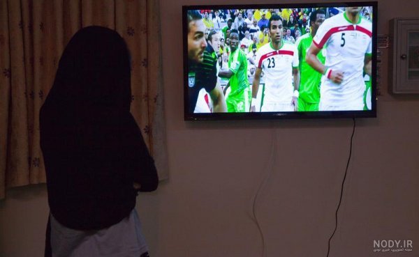  عکس از تماشا کردن تلویزیون