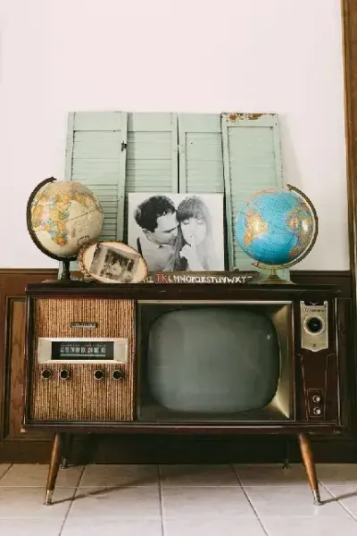  بک گراند تلویزیون برای گوشی