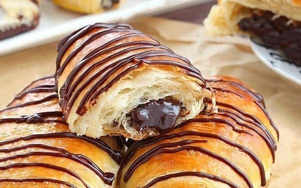 عکس کروسان شکلاتی