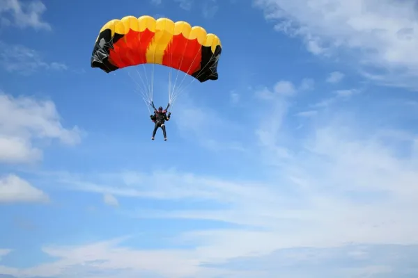 عکس از چتر نجات بزرگ و زیبا