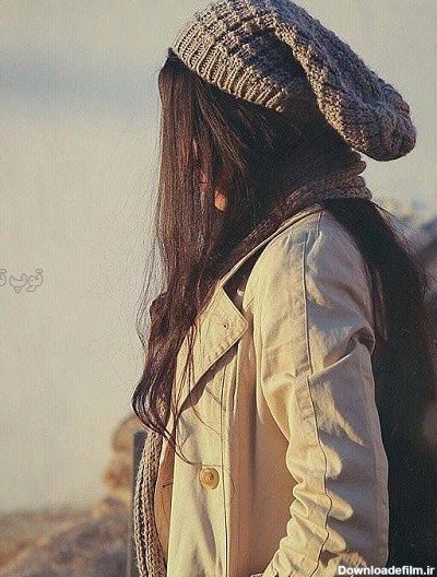  عکس دختر با هودی برای پس زمینه لپ تاپ