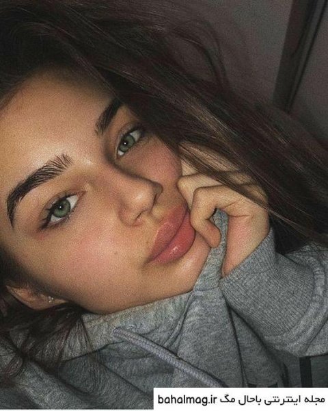  بک گراند چهره دختر برای آیفون