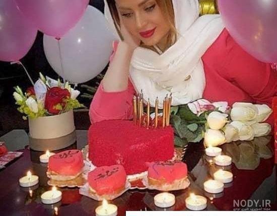  ژست عکس تولد در کافه