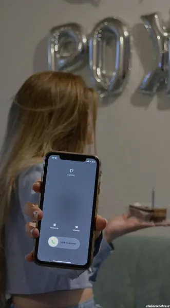  ژست عکس تولد با کیک