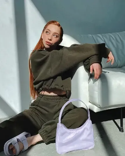  ژست عکس دختر زیبا برای پروفایل