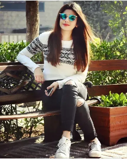  ژست عکس دختر زیبا برای پروفایل