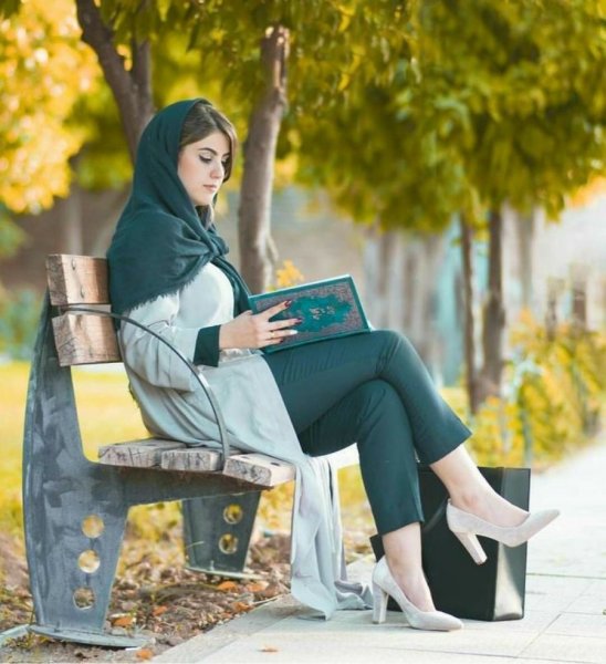  ژست عکاسی دخترانه ساده