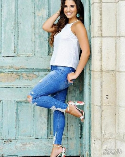  ژست عکاسی دخترانه نشسته