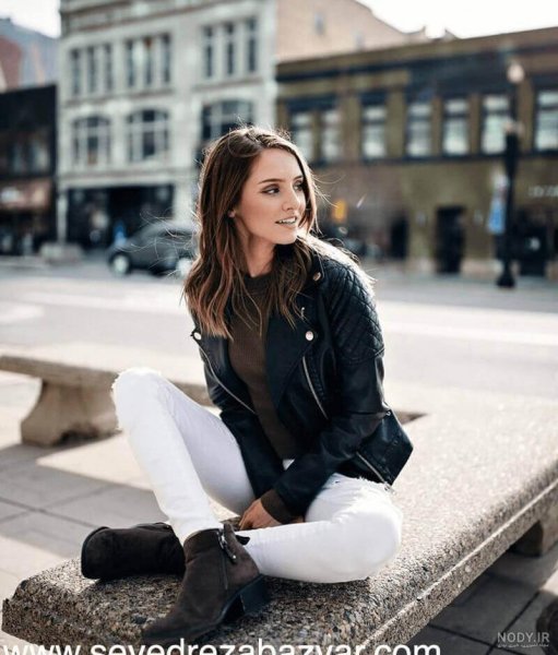  ژست عکاسی دخترانه نشسته