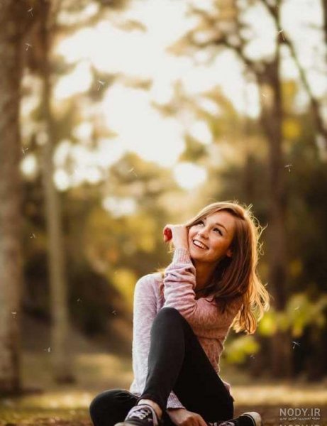  ژست عکاسی دخترانه نشسته