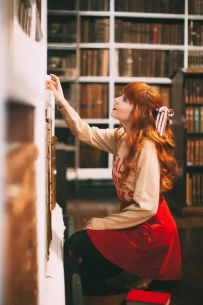  ژست عکس در مدرسه دخترانه