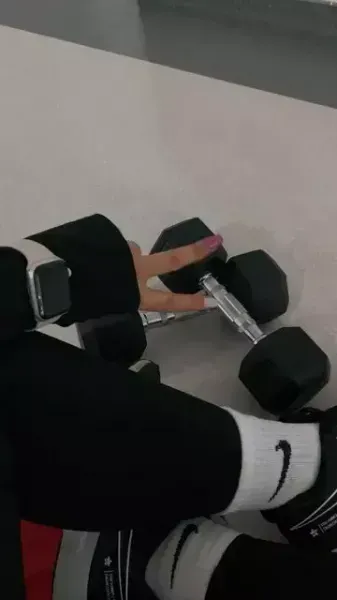 عکس فیک باشگاه بدنسازی دخترانه