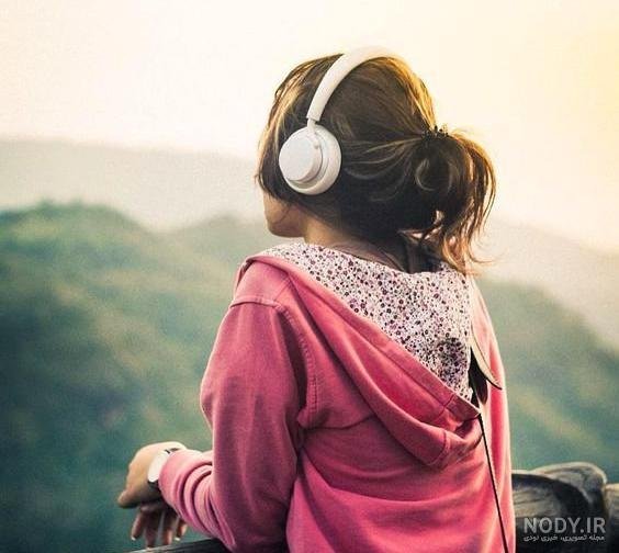  عکس دختر با هدفون برای پروفایل