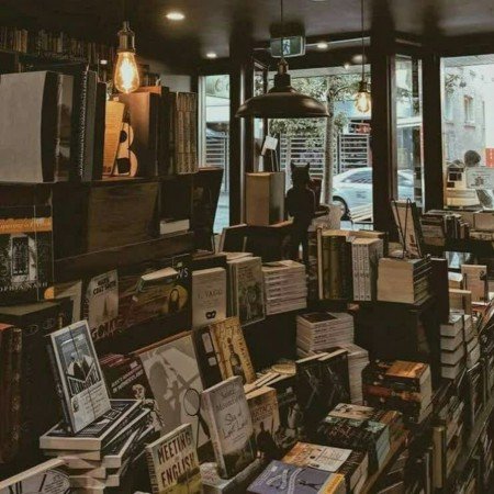  پروفایل هدفون و کتاب