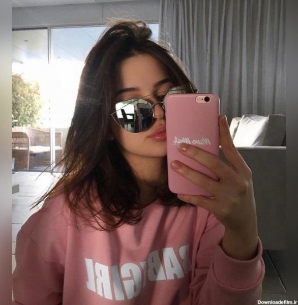 عکس دختر با عینک دودی با حجاب