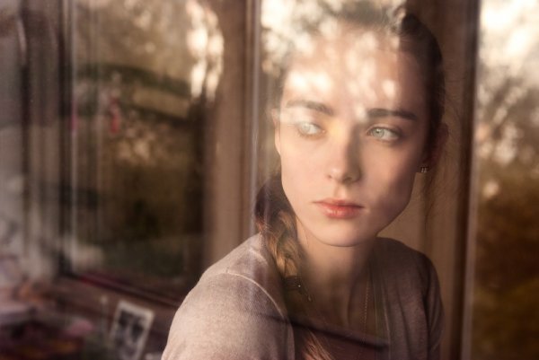  عکس تنهایی غم انگیز دختر برای پروفایل