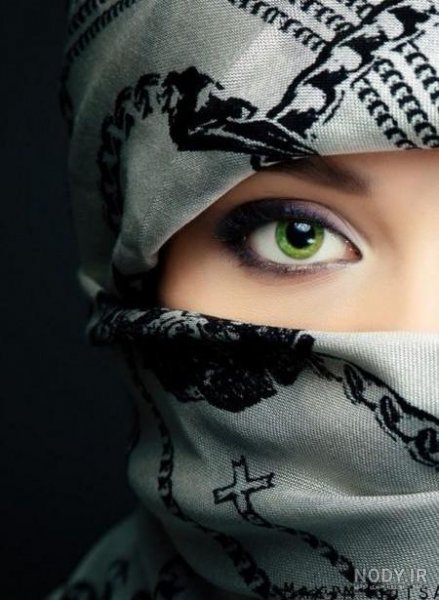 عکس دختر با نقاب برای پروفایل