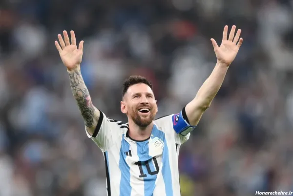  عکس مسی خفن با جام جهانی