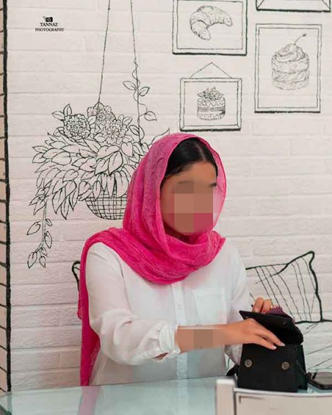  عکس دختر در کافه برای پروفایل