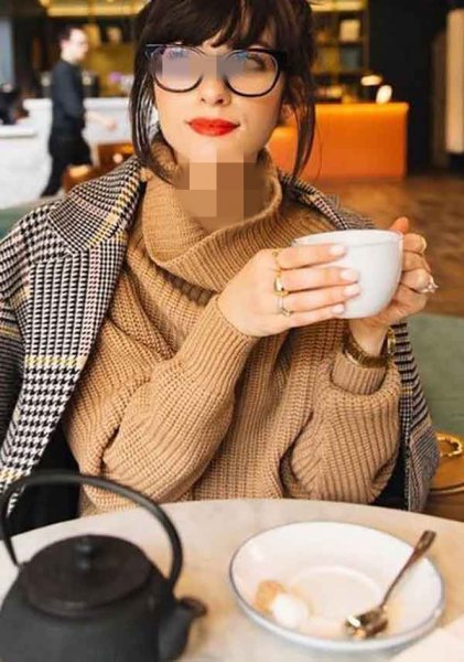  عکس دختر در کافه برای پروفایل