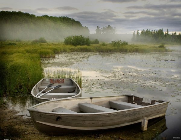  عکس پس زمینه قایق در آب با کیفیت بالا