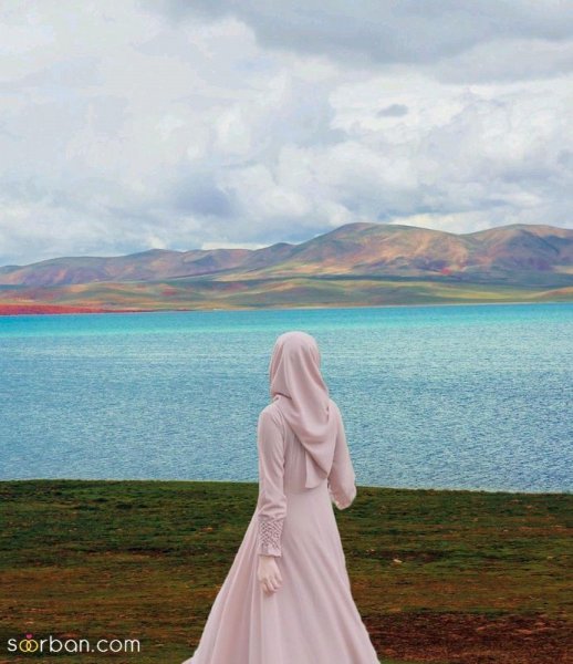 عکس دختر کنار دریا طبیعی