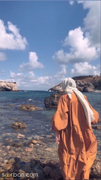 عکس دختر کنار دریا طبیعی