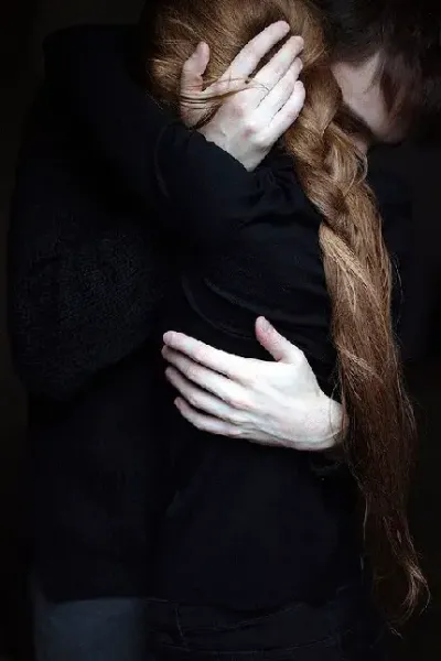  بک گراند زوج عاشق در آغوش هم با کیفیت HD