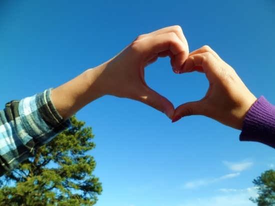  عکس پروفایل دخترونه قلب با دست