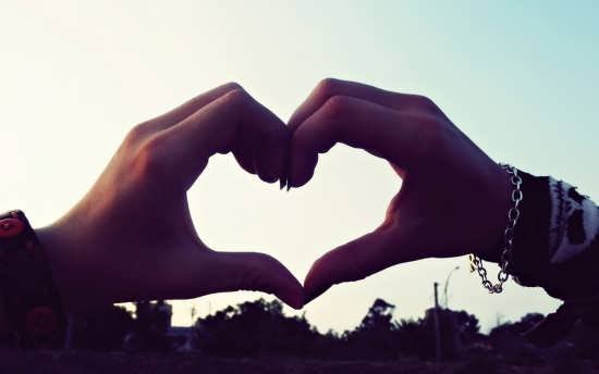  عکس پروفایل دخترونه قلب با دست