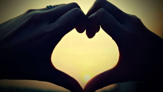  عکس قلب با دست جدید