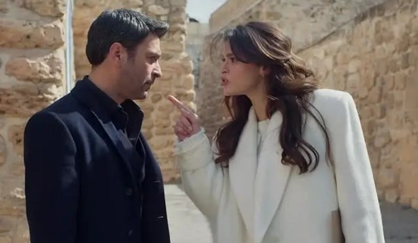  عکس بازیگران سریال ترکی شهر دور