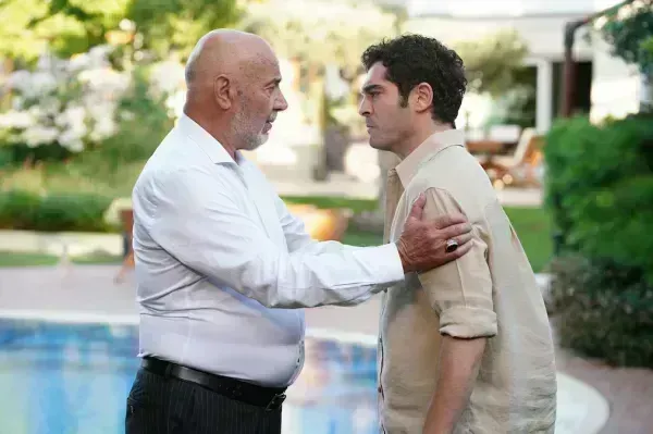  عکس بازیگران سریال ترکی داستان یک شب