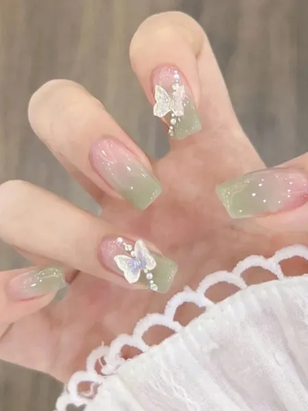 عکس سبز ماچا ناخن