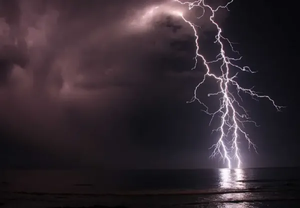  دانلود عکس رعد و برق برای پروفایل