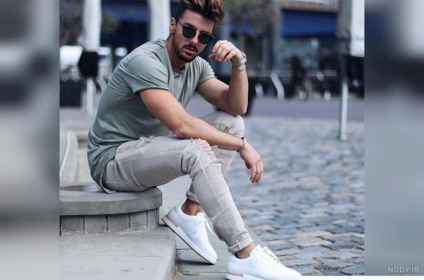 عکس پسر با عینک طبی