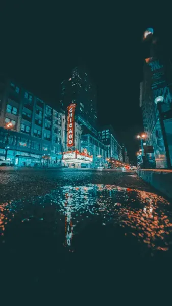  والپیپر ساختمان در شب برای گوشی آیفون 2026