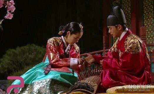  عکس وون در سریال خورشید و ماه