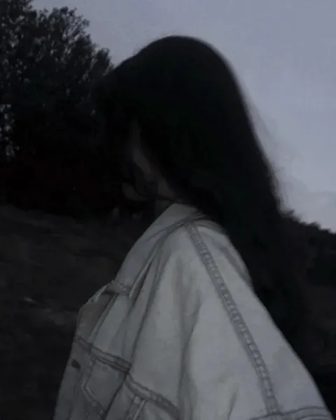  عکس زن غمگین هنری