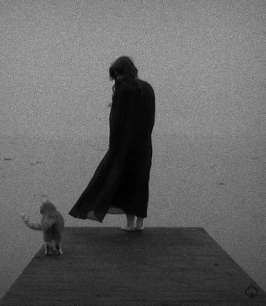  عکس زن غمگین هنری