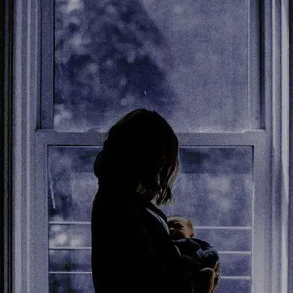  عکس زن غمگین هنری