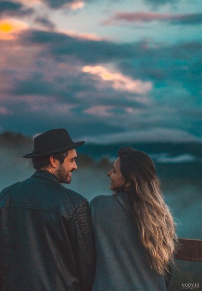  عکس بغل از پشت سر