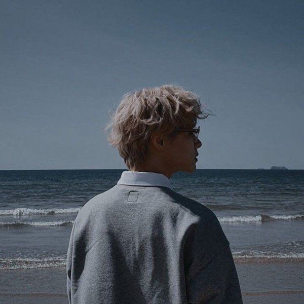 دانلود عکس پسر از نیمرخ با کیفیت