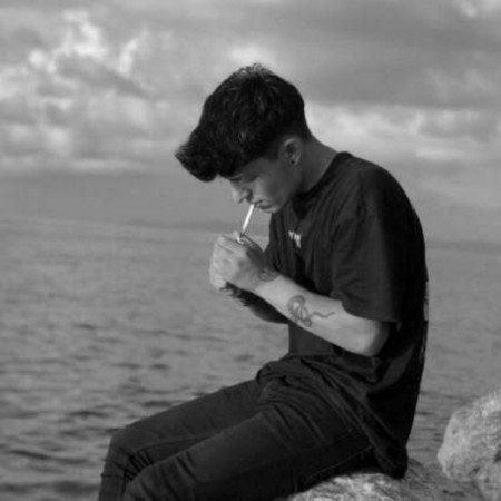  دانلود عکس پسر از نیمرخ با کیفیت