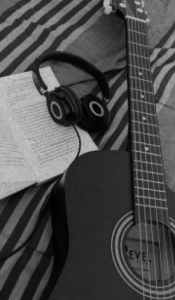 دانلود عکس فانتزی گیتار برای تصویر زمینه