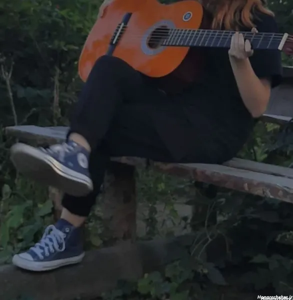  عکس گیتار مشکی زیبا